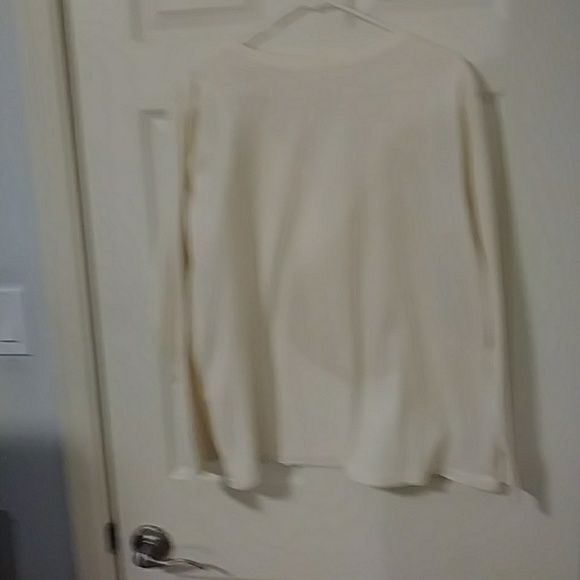 Top - Picture 2 of 3